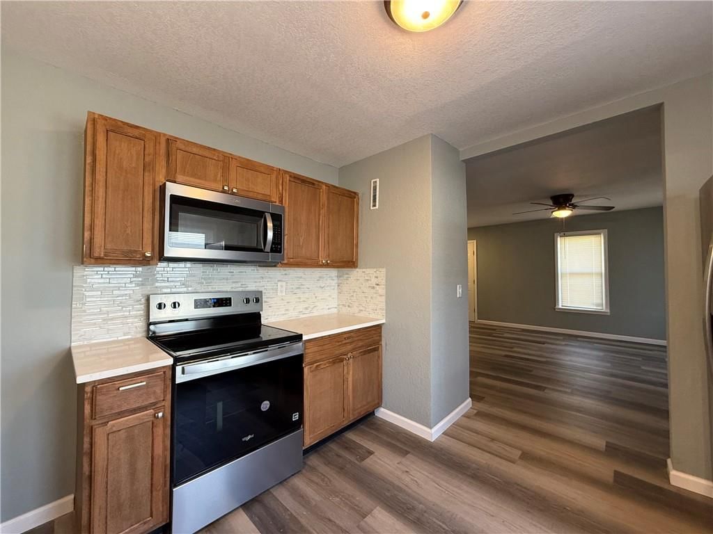 315 E Walnut Street — photo 7