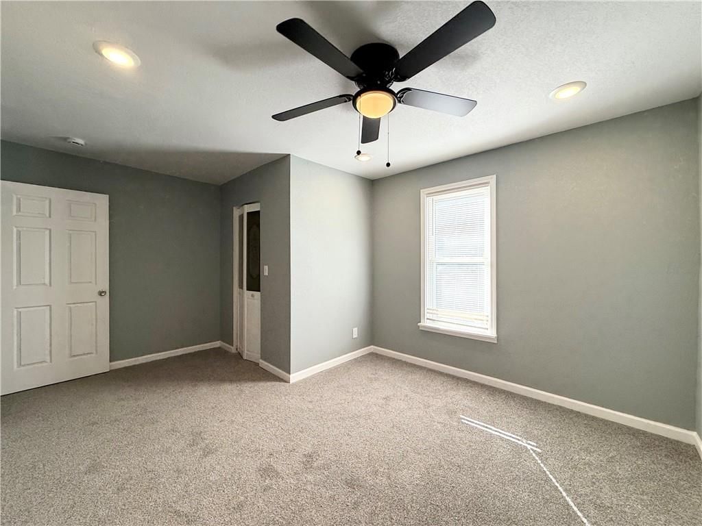 315 E Walnut Street — photo 9