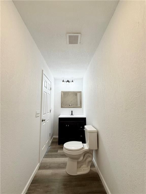 315 E Walnut Street — photo 10