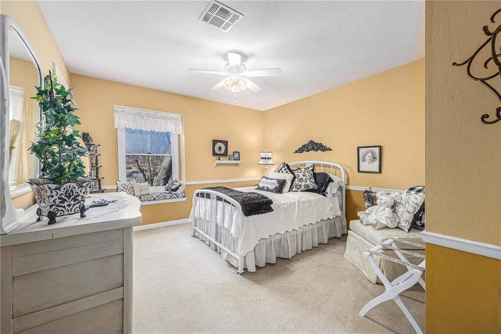 16416 W 138th Terrace — photo 33