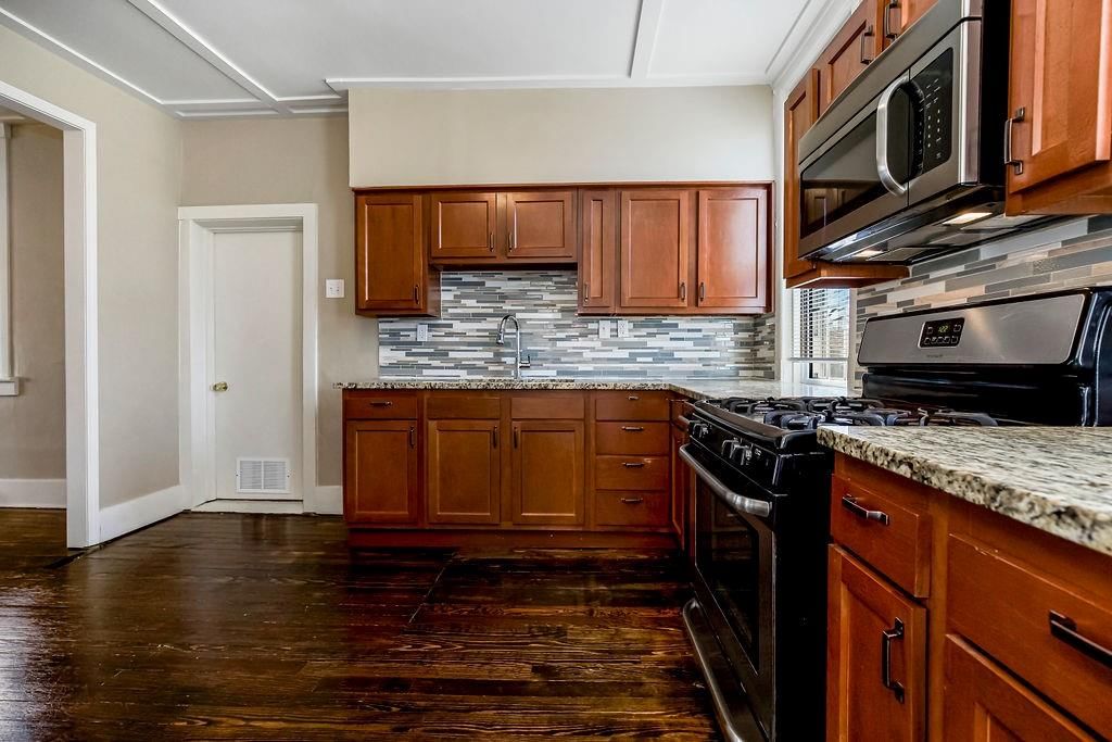 310 W Spruce Street — photo 17
