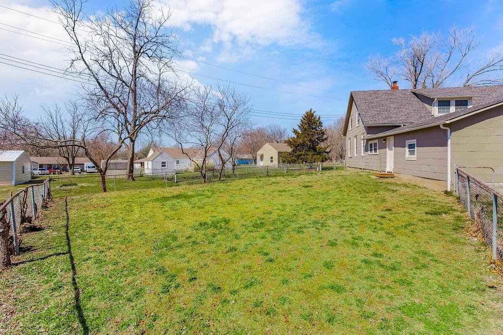 310 W Spruce Street — photo 32