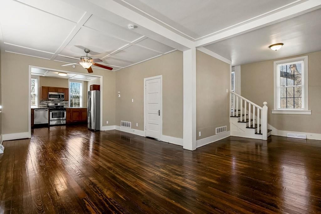 310 W Spruce Street — photo 9
