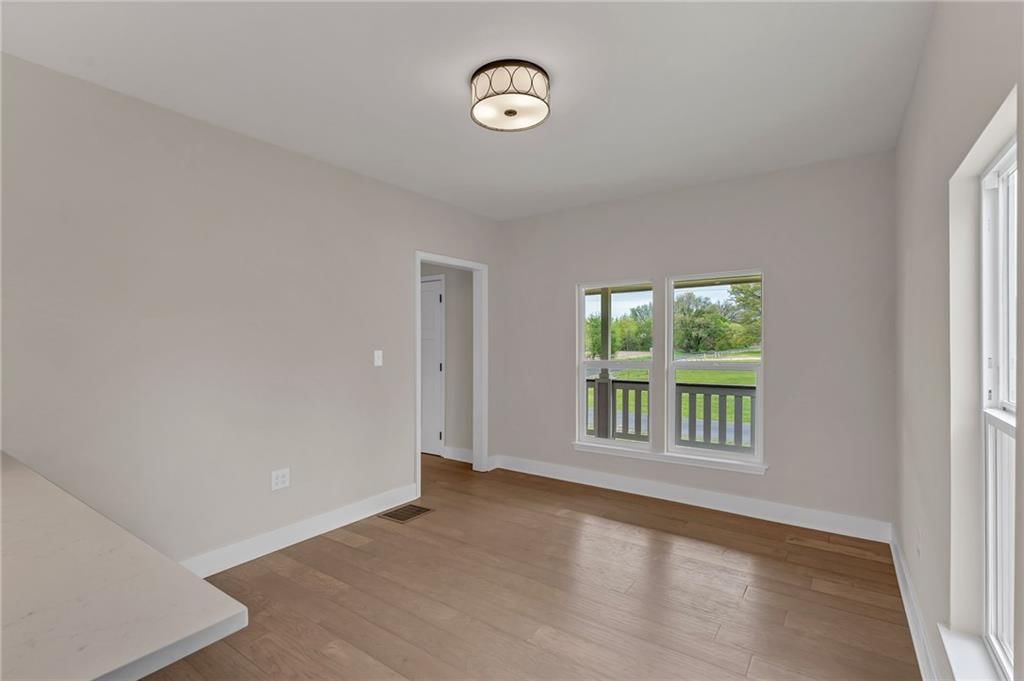 835 Lyon Street — photo 9