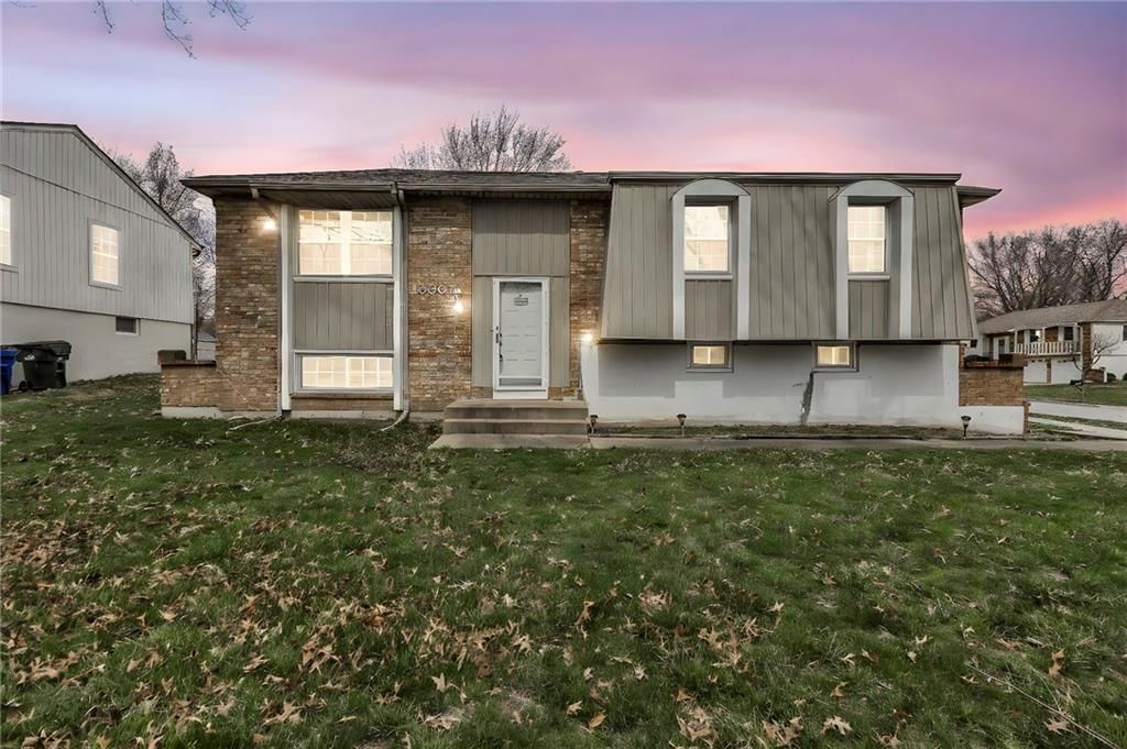 15908 W Brougham Court — photo 2