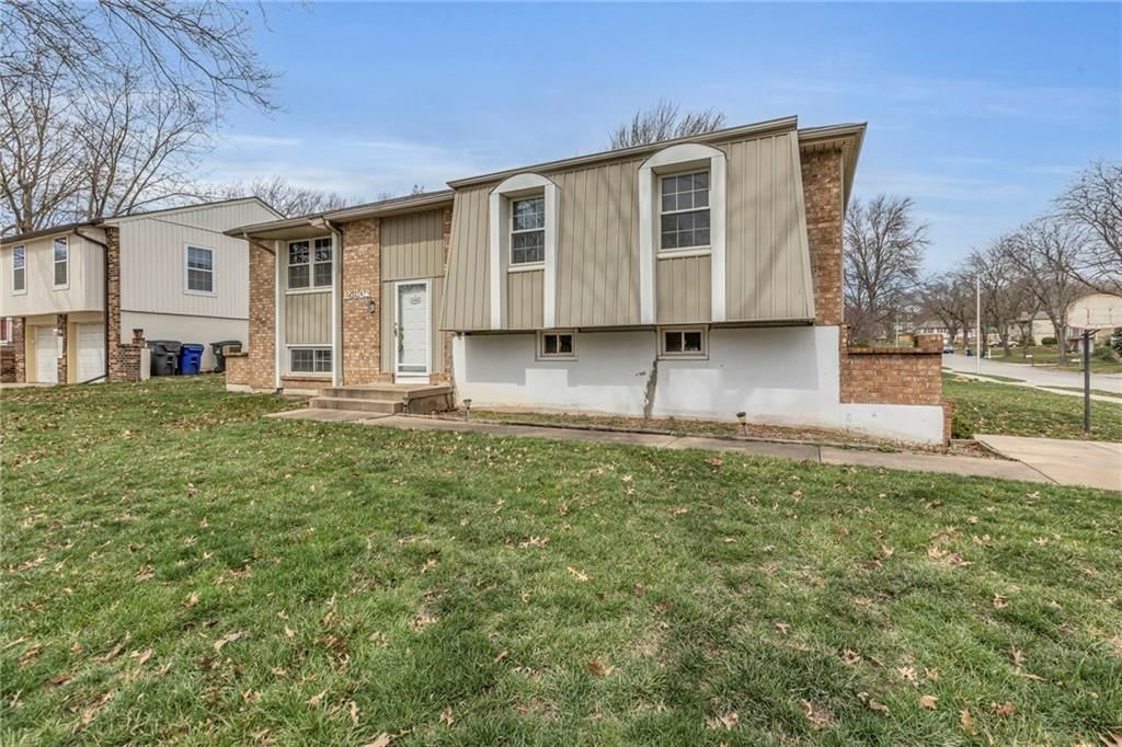 15908 W Brougham Court — photo 4