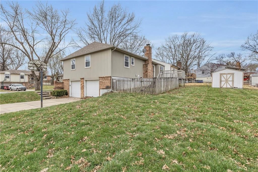 15908 W Brougham Court — photo 39