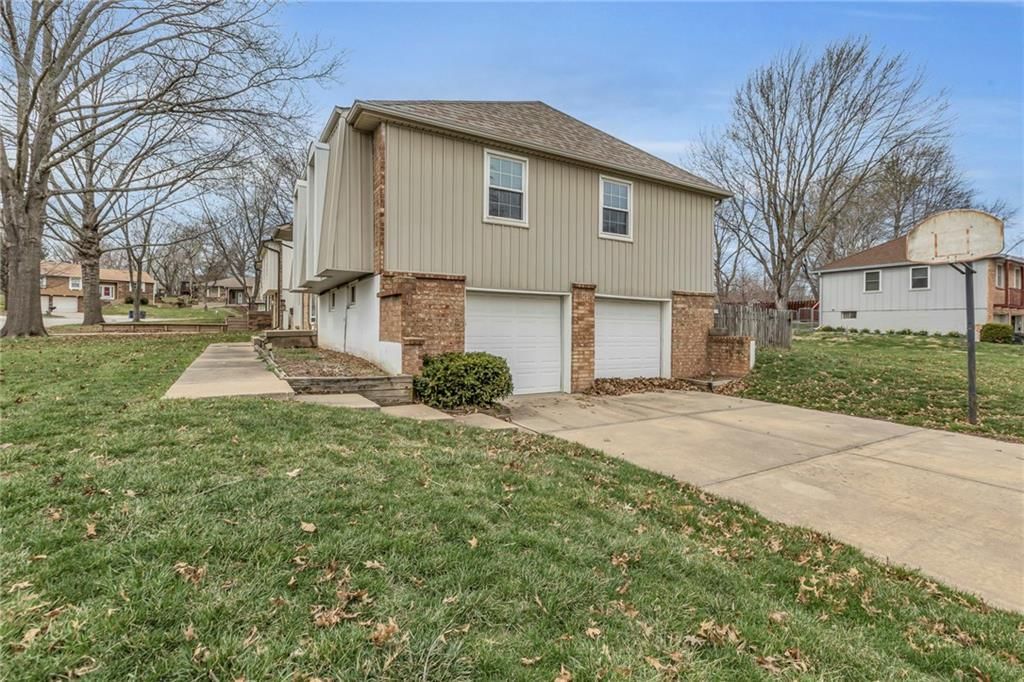 15908 W Brougham Court — photo 5