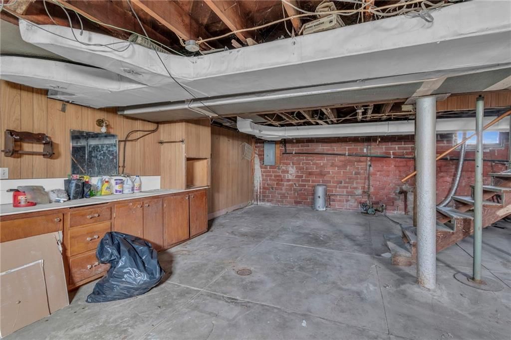 305 N Monroe Street — photo 25