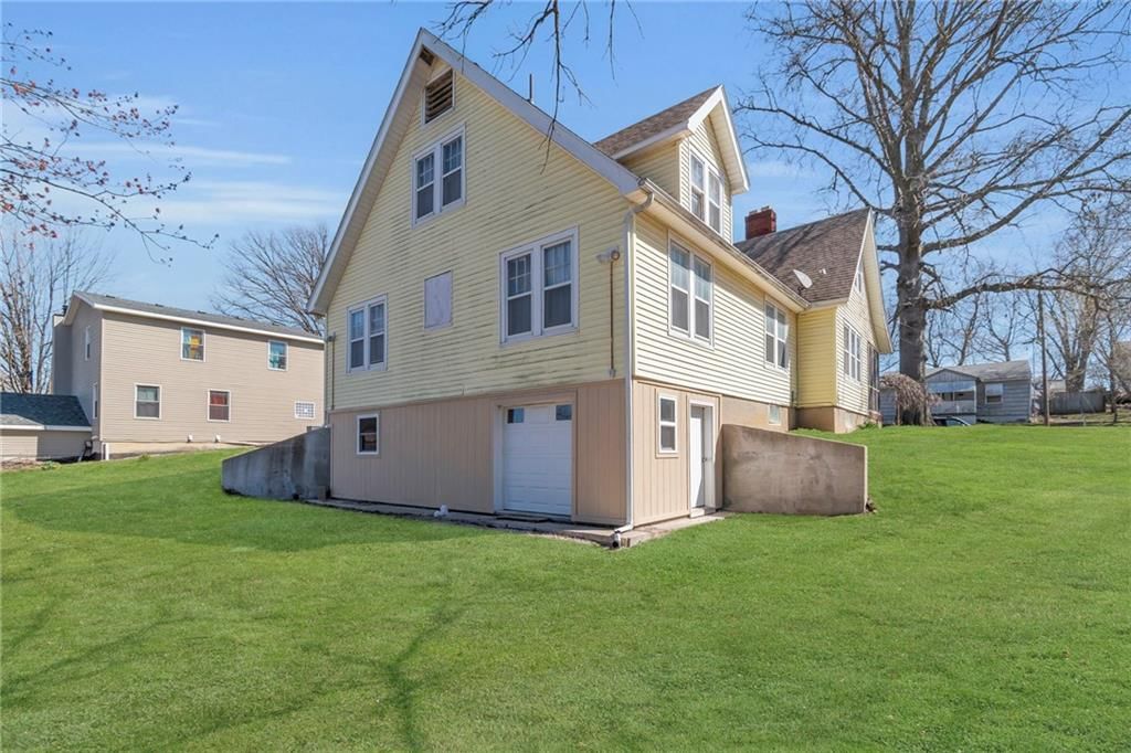 305 N Monroe Street — photo 30