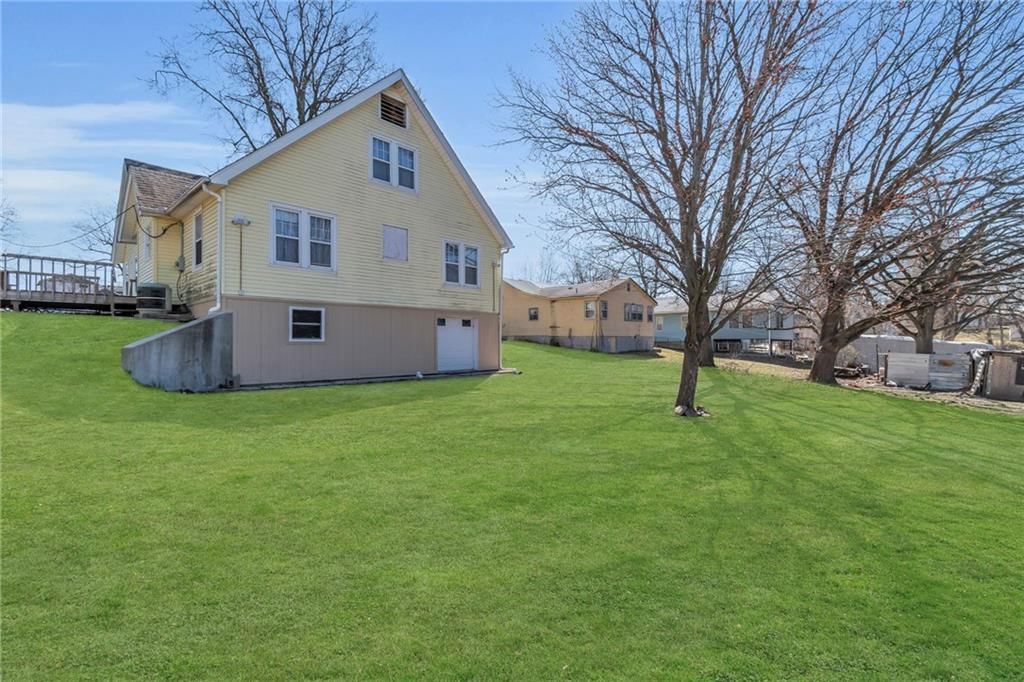 305 N Monroe Street — photo 31
