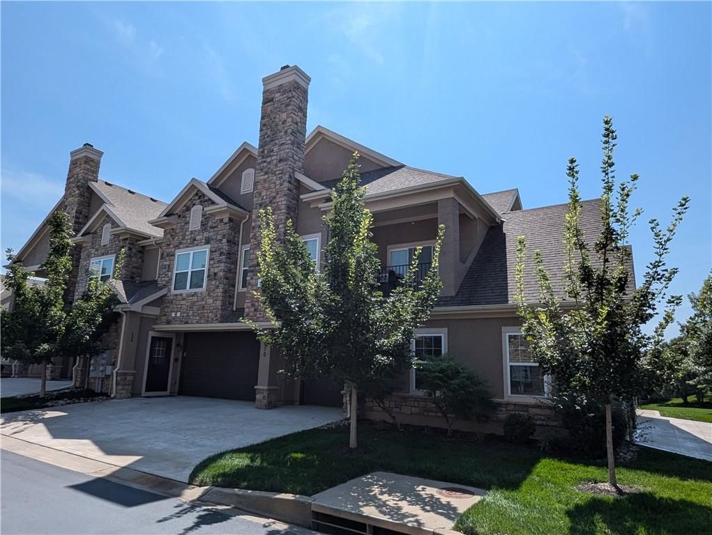 16010 GRANADA Street, Overland Park, KS
