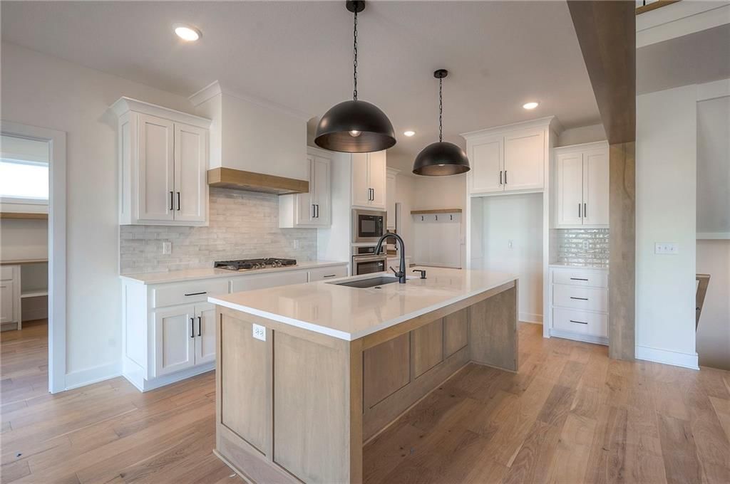 17416 Parkhill Street — photo 17