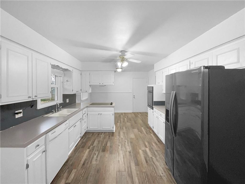 4932 S Grand Avenue — photo 12