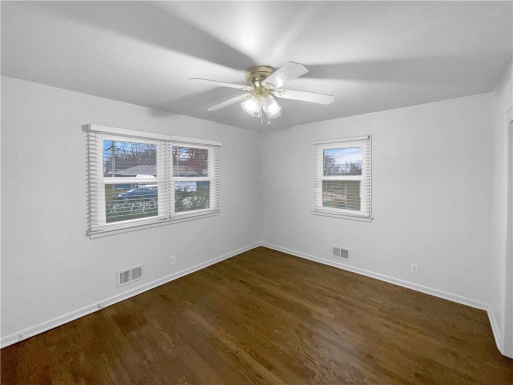4932 S Grand Avenue — photo 15