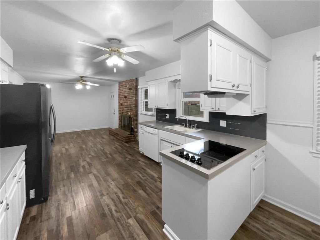 4932 S Grand Avenue — photo 6