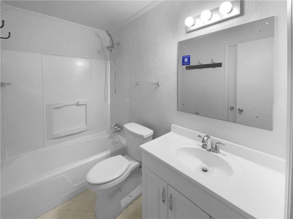 4932 S Grand Avenue — photo 7