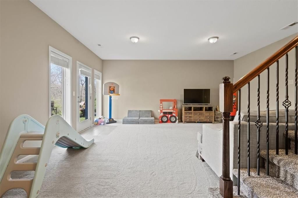 12204 Bennington Street — photo 26
