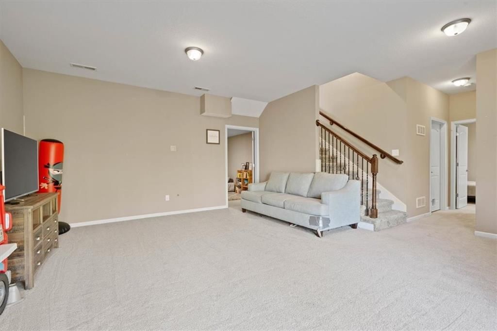 12204 Bennington Street — photo 27