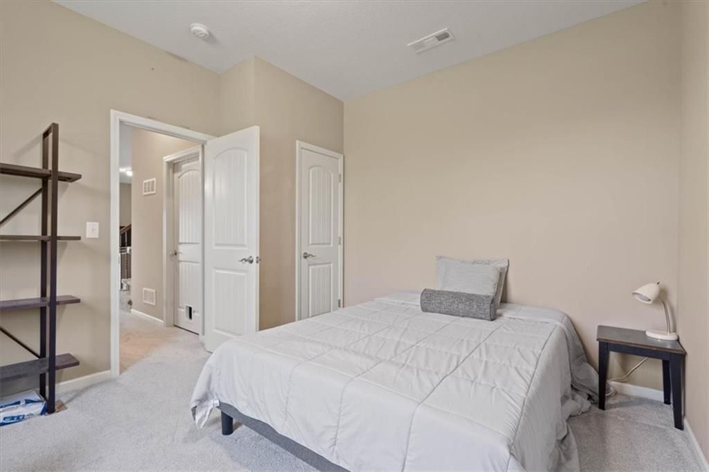 12204 Bennington Street — photo 32