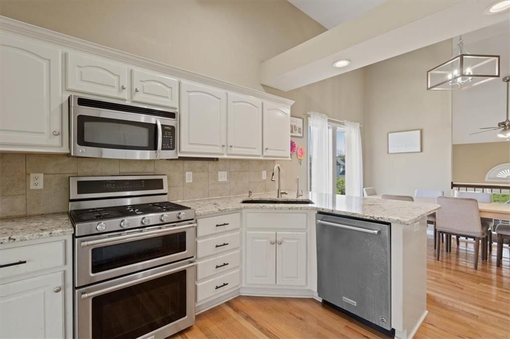 12204 Bennington Street — photo 10