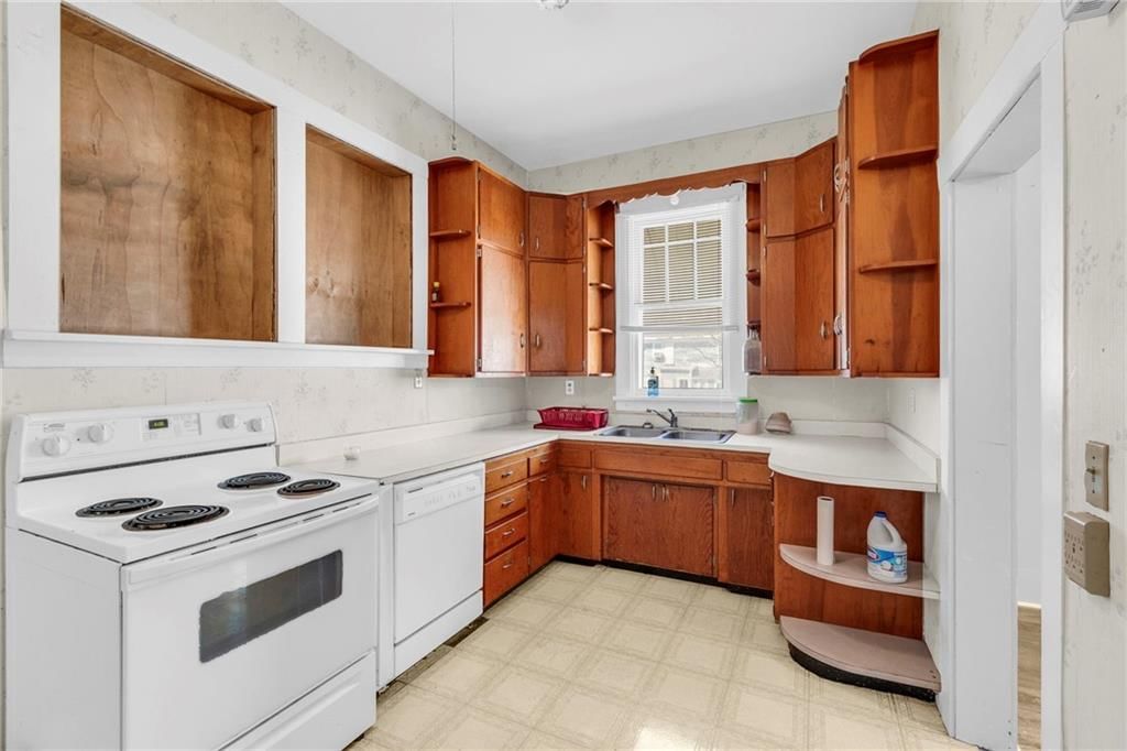 208 E 5th Street — photo 9