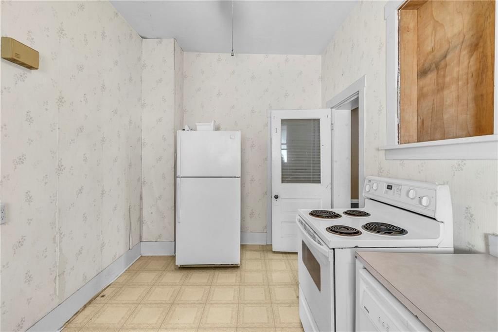 208 E 5th Street — photo 10