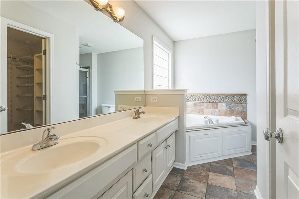 2041 SW Post Oak Road — photo 11