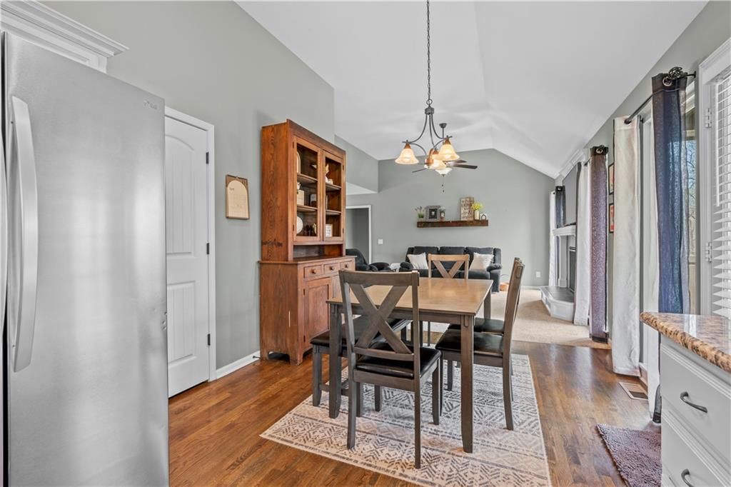 1102 E 14th Street — photo 10