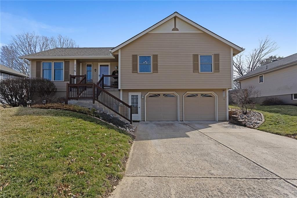 2721 S Coachman Drive — photo 2