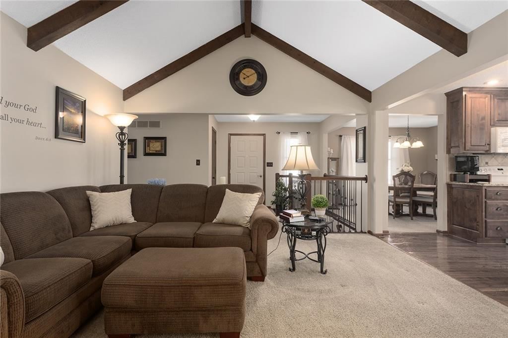 2721 S Coachman Drive — photo 3