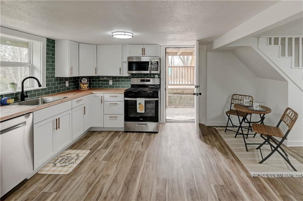 1204 E Stone Street — photo 11