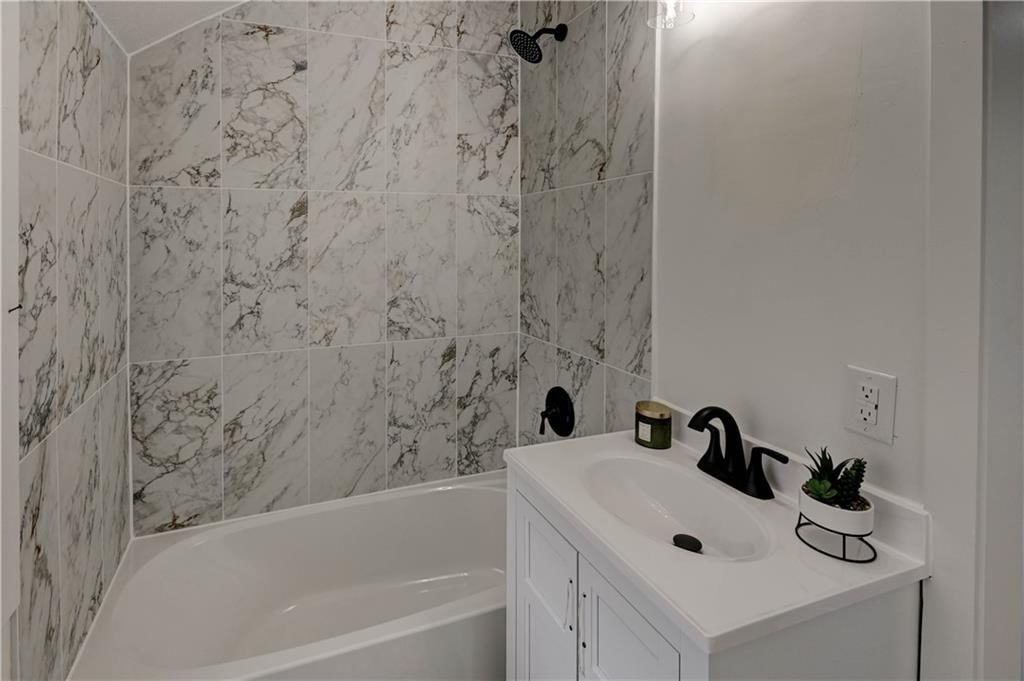1204 E Stone Street — photo 17