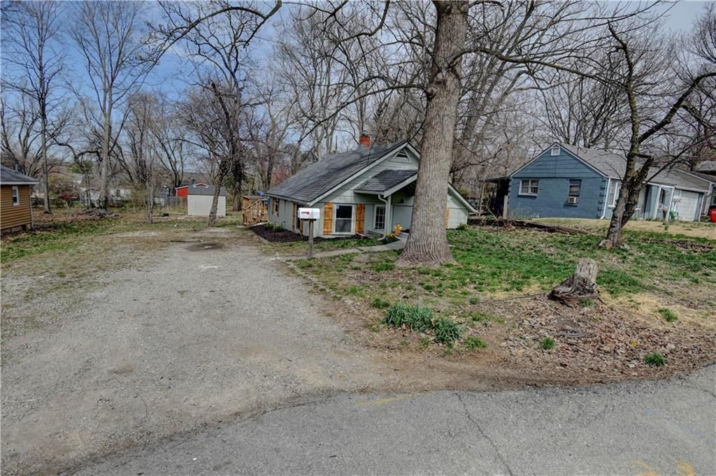 1204 E Stone Street — photo 4
