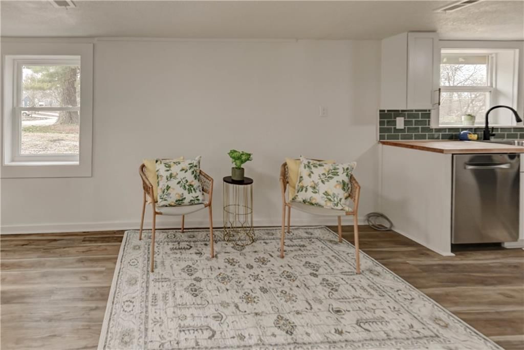 1204 E Stone Street — photo 9