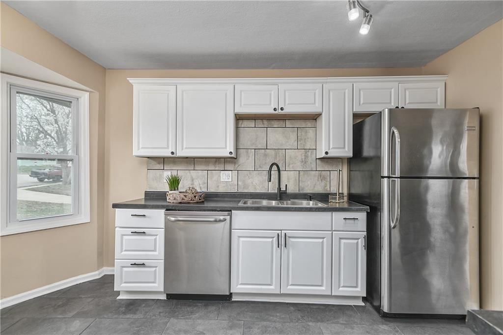 8605 Elm Avenue — photo 12