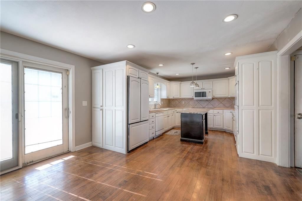 10600 Farley Street — photo 20