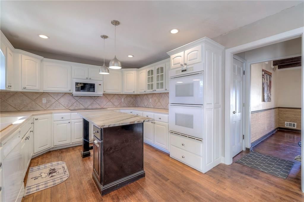 10600 Farley Street — photo 24