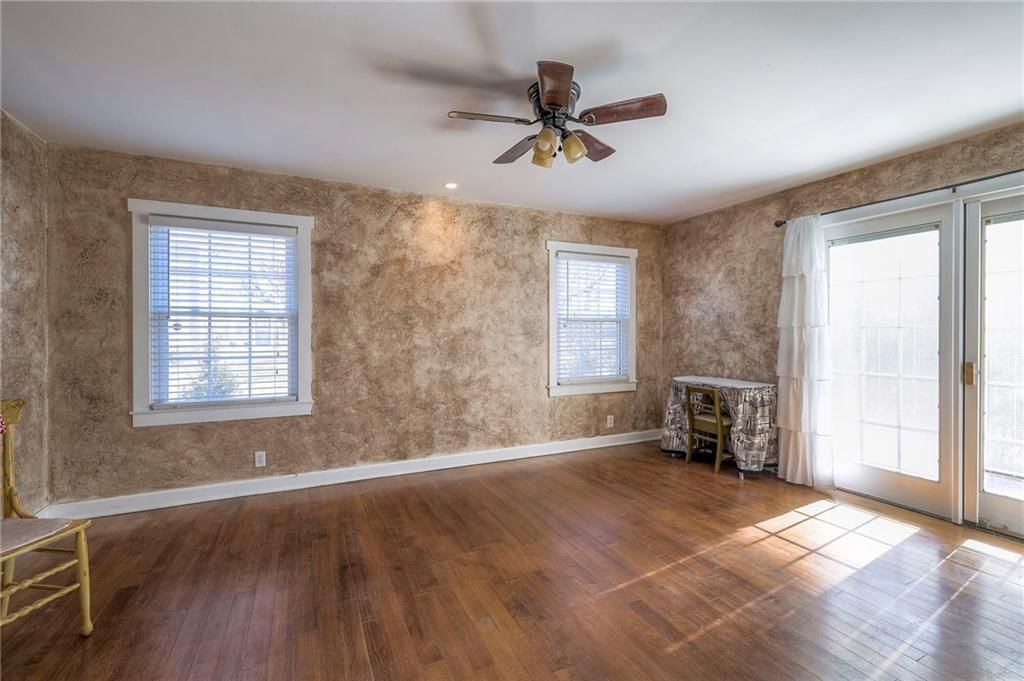 10600 Farley Street — photo 29