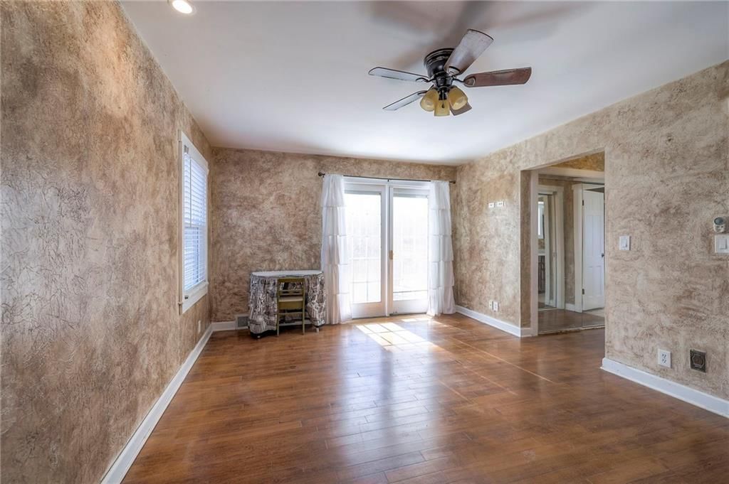10600 Farley Street — photo 30
