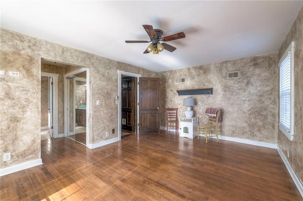 10600 Farley Street — photo 31