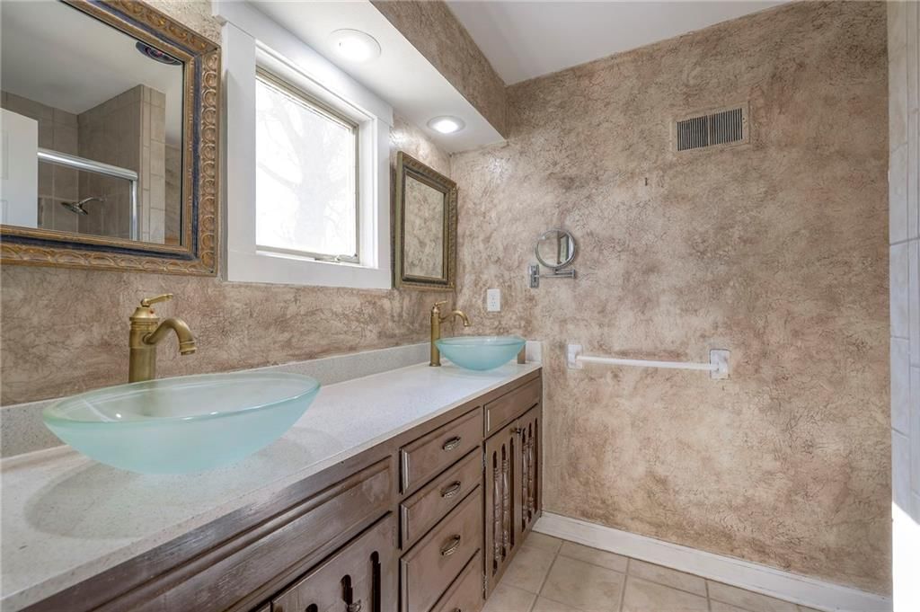 10600 Farley Street — photo 33