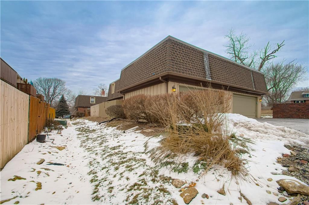 7619 Johnson Drive — photo 32