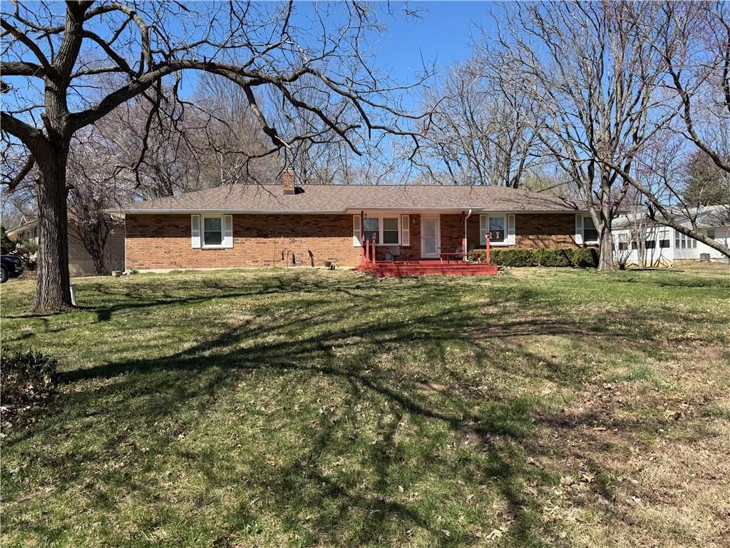 606 E Oak Street — photo 2