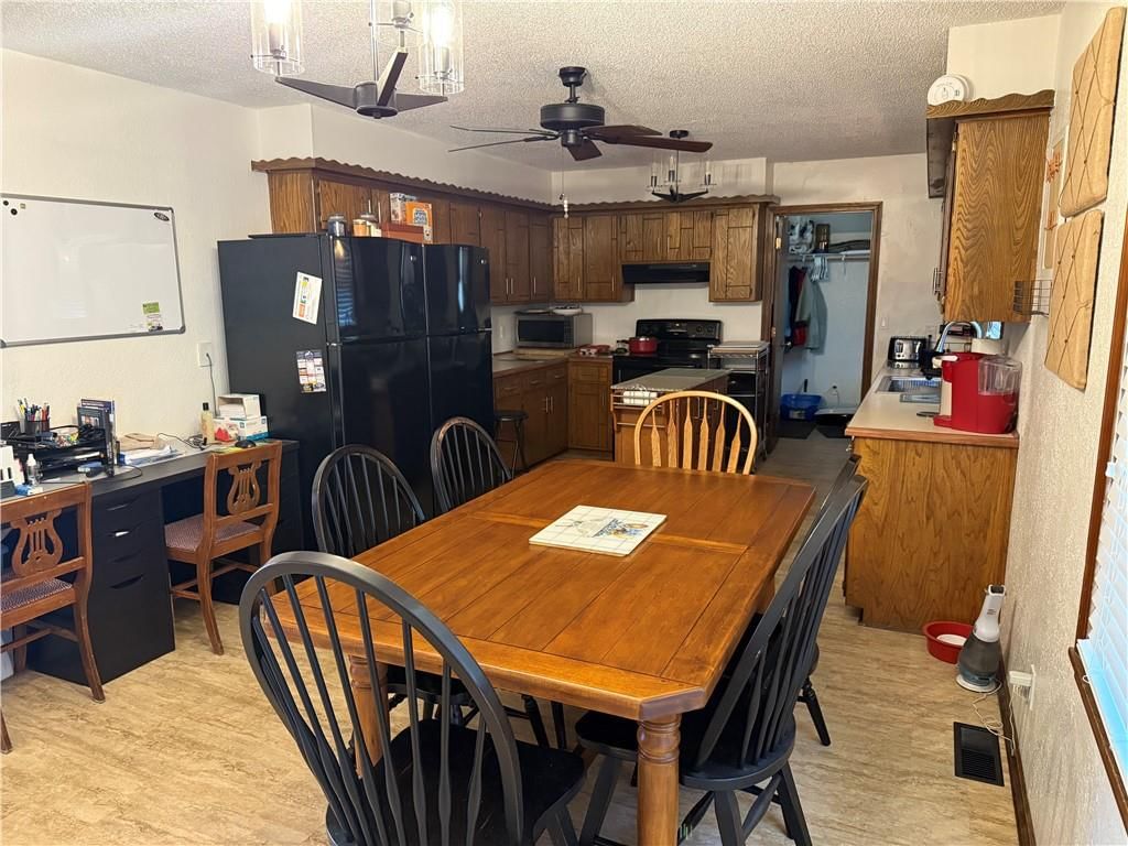 606 E Oak Street — photo 14