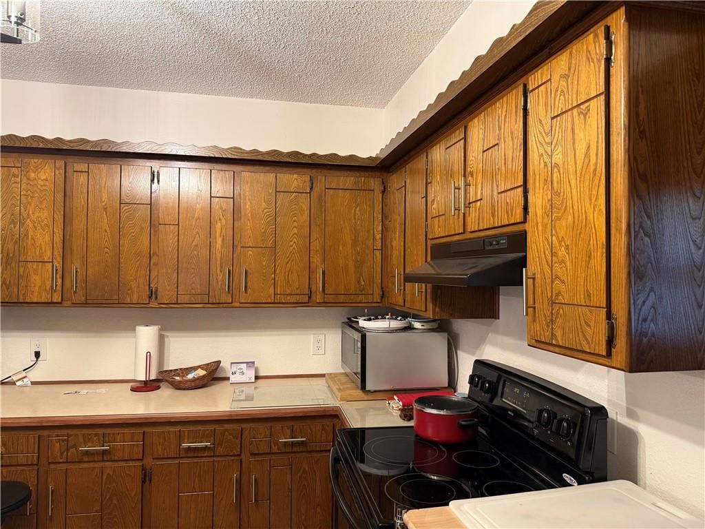 606 E Oak Street — photo 16