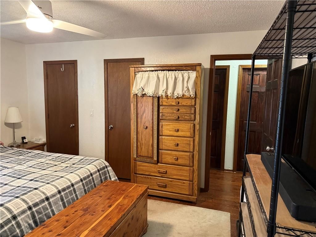 606 E Oak Street — photo 20