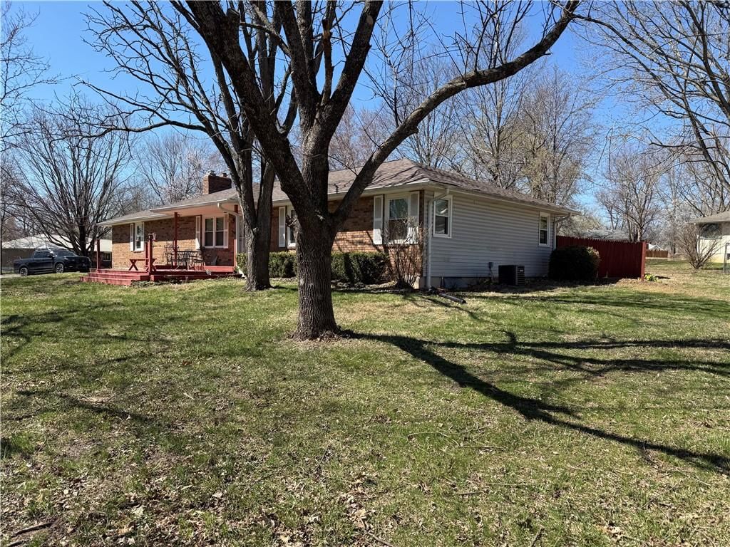 606 E Oak Street — photo 3