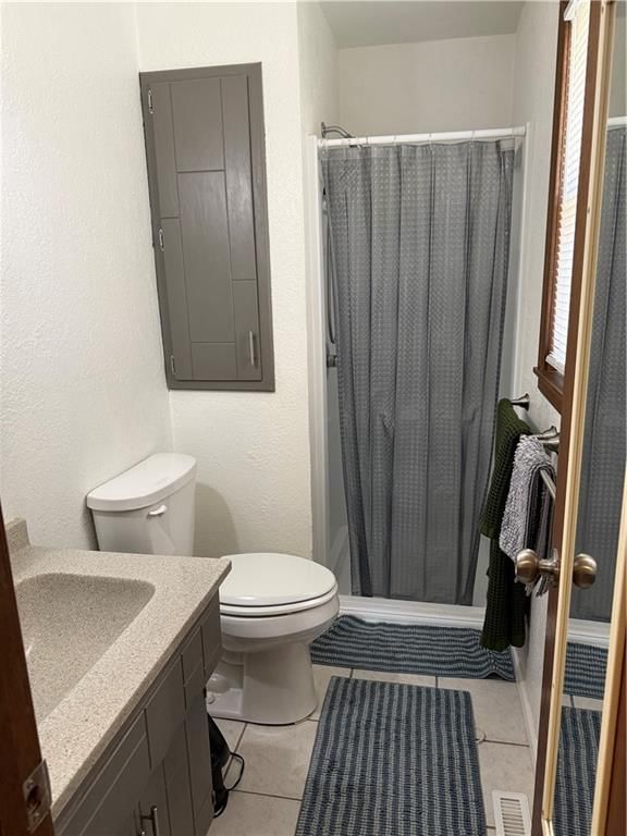606 E Oak Street — photo 22