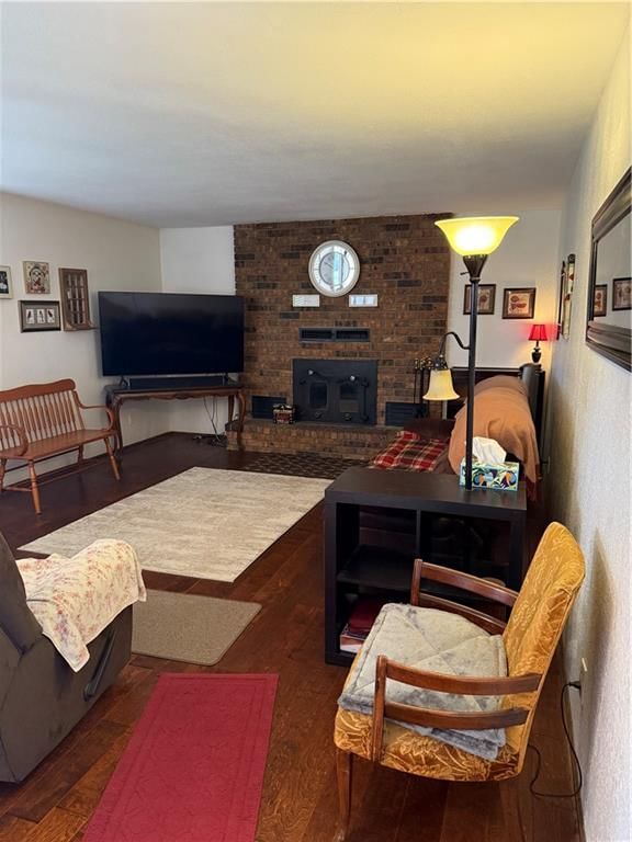 606 E Oak Street — photo 8